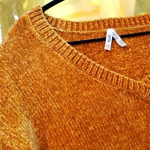 Oversized Gold chinelle sweater
